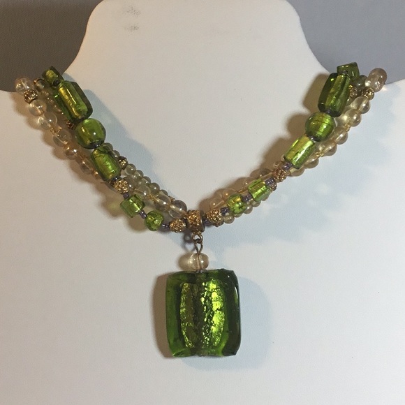 🛑”SOLD”🛑 🐲VINTAGE GREEN/WHITE GLASS BEAD🐲 - Picture 4 of 4